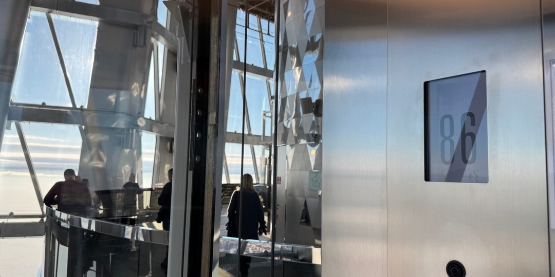 ПОДСЛУШАНО НА ОБЗОРНОЙ ЛАХТА ЦЕНТРА. 86 ЛЕТ НА 86-М ЭТАЖЕ