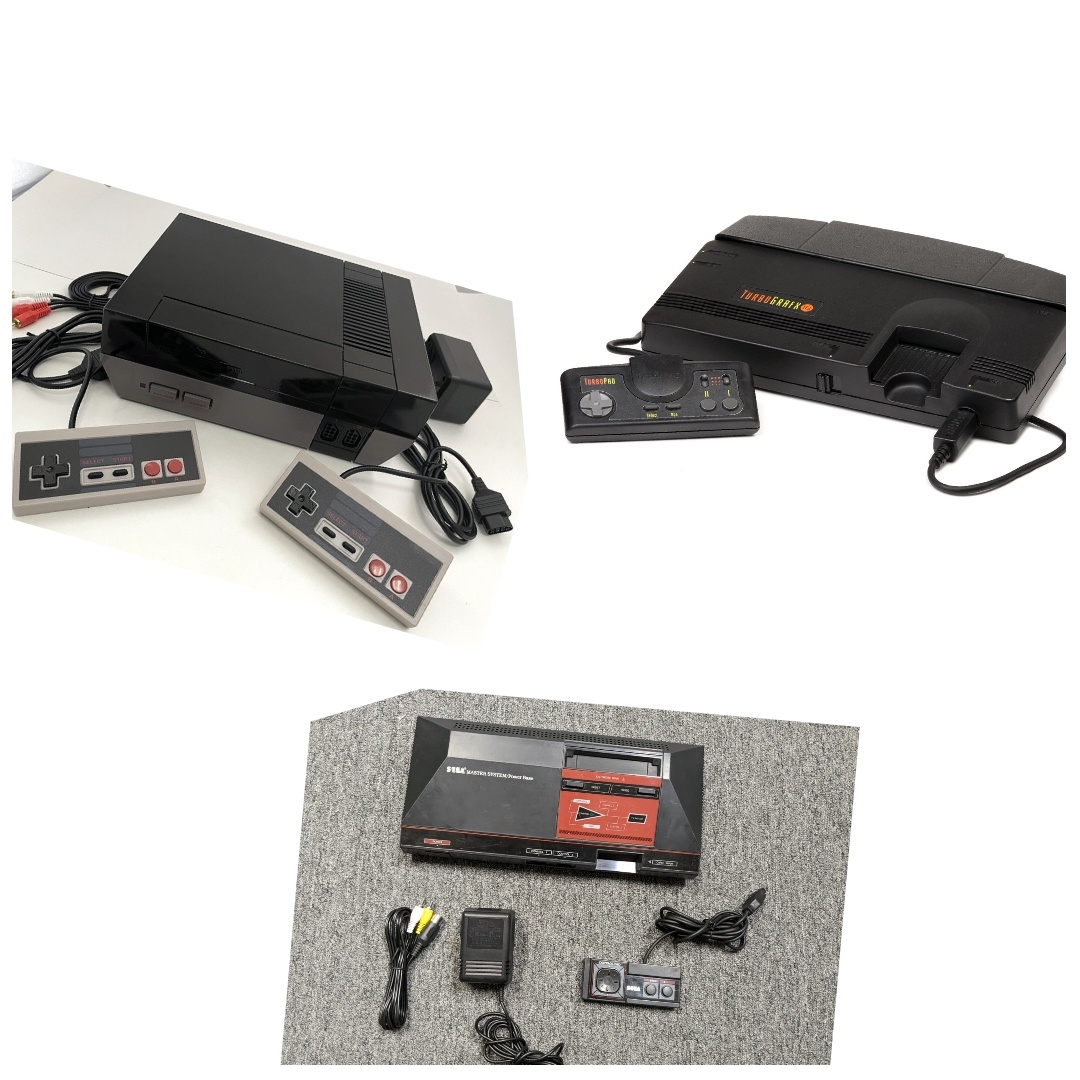 Ключевые консоли третьего поколения: Nintendo Entertainment System (NES, слева), Sega Master System (центр), TurboGrafx‑16 (справа). Каждая из них предлагала свой взгляд на будущее видеоигр