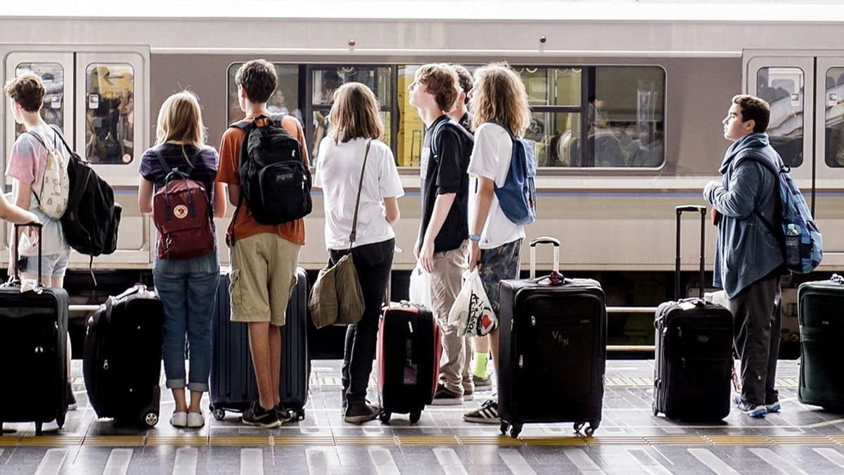 Сокращение платных мест стимулирует молодых людей искать образование за границей