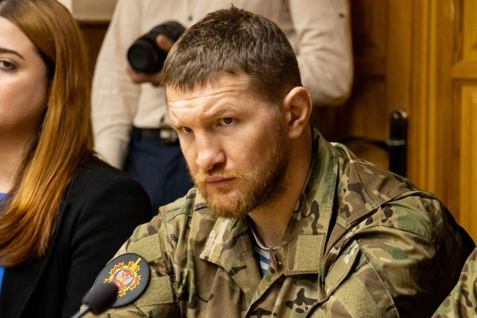    Депутат НС ДНР Владимир Минеев предложил построить центр единоборств в Донецке. Фото: Народный Совет ДНР