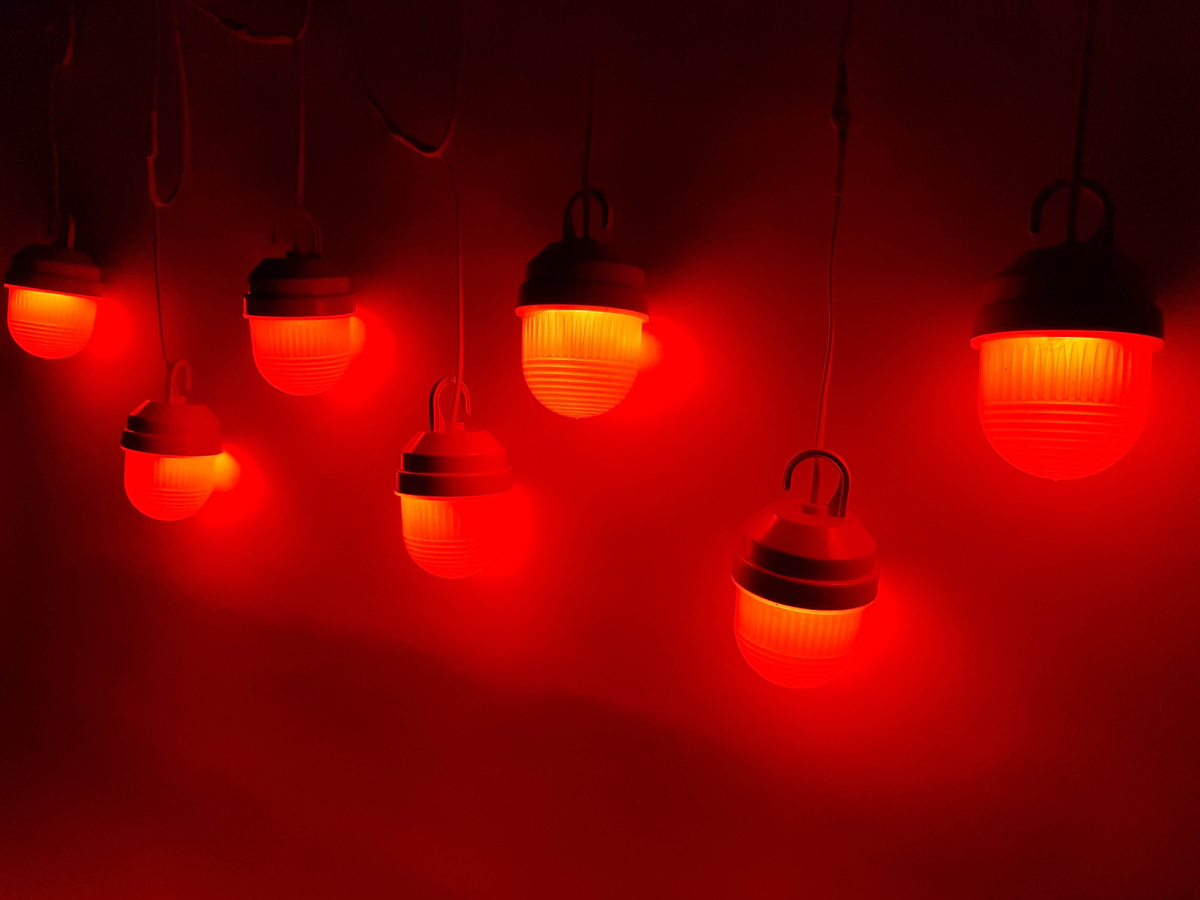 Сигнальные фонари ФС 12 и ФС 12.1 для ограждения строительных площадок: назначение, виды и правила применения