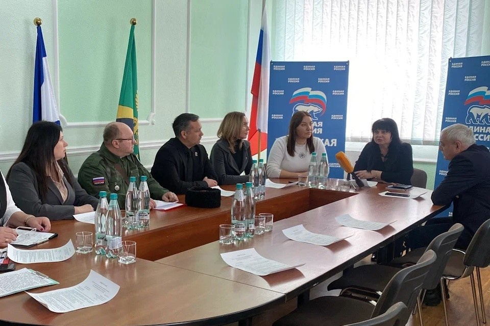    В Новотроицком округе прошло отчетное заседание партийных клубов Фото: «ЕР»