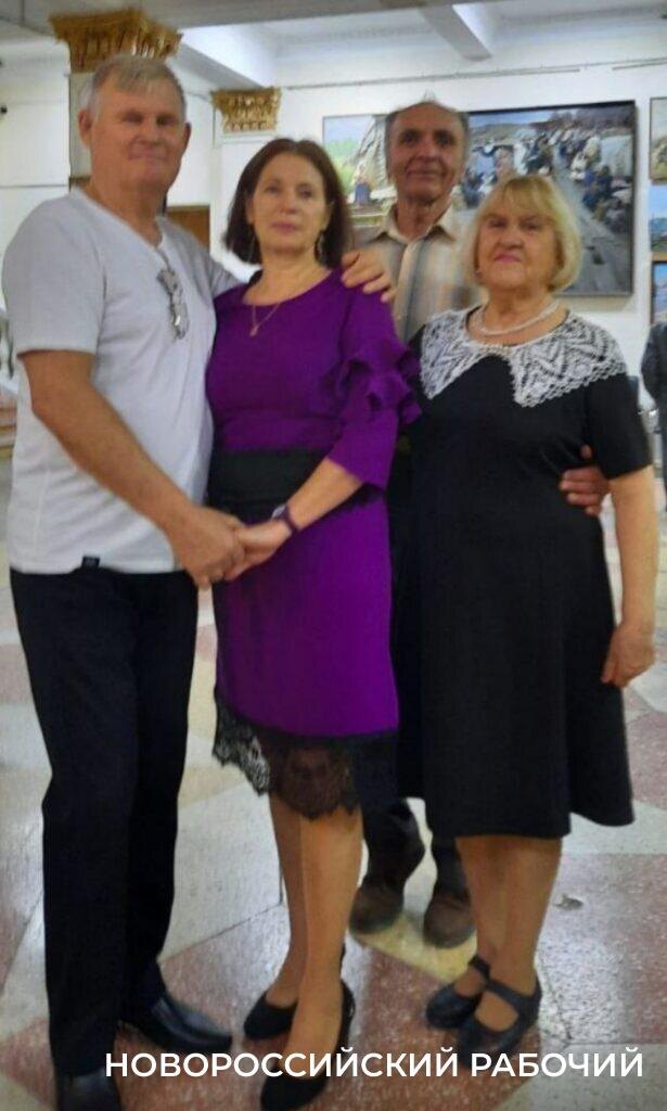 Валентина Васильевна и Дмитрий Григорьевич познакомились на танцах и счастливы вместе.
