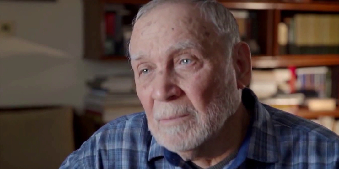 Поздравления со столетним юбилеем принимает актер, фронтовик Владимир Заманский