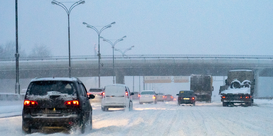 Номер залеплен снегом: когда инспектор выпишет штраф, а когда лишит прав