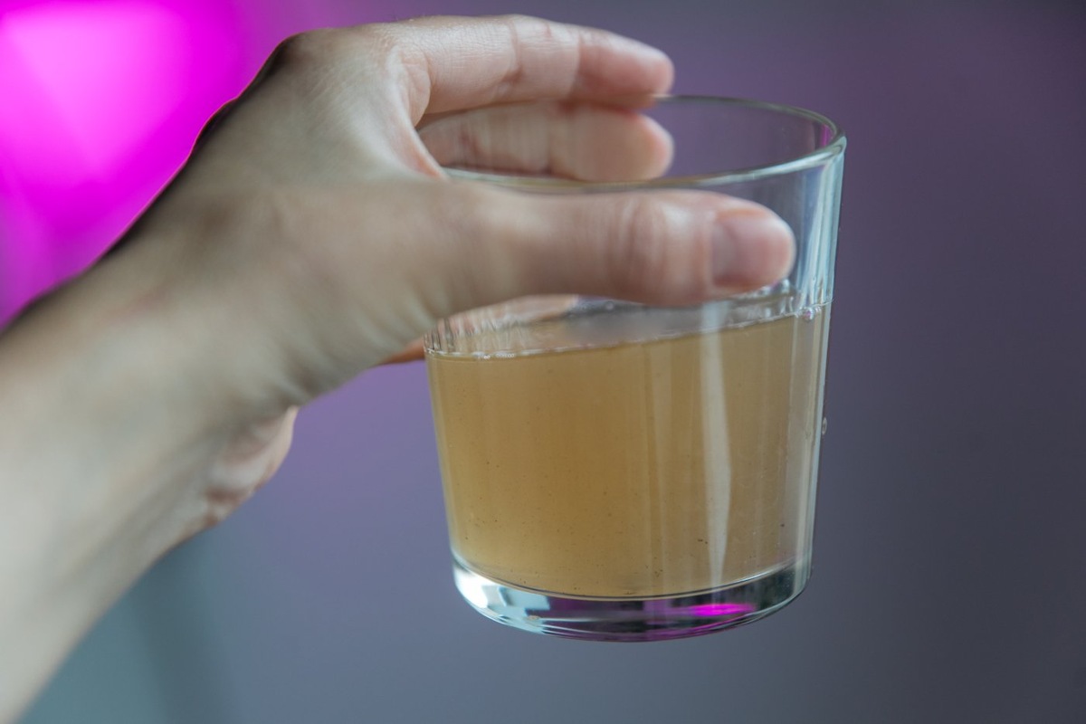    Жители Октябрьского района ХМАО жалуются губернатору на некачественное водоснабжение