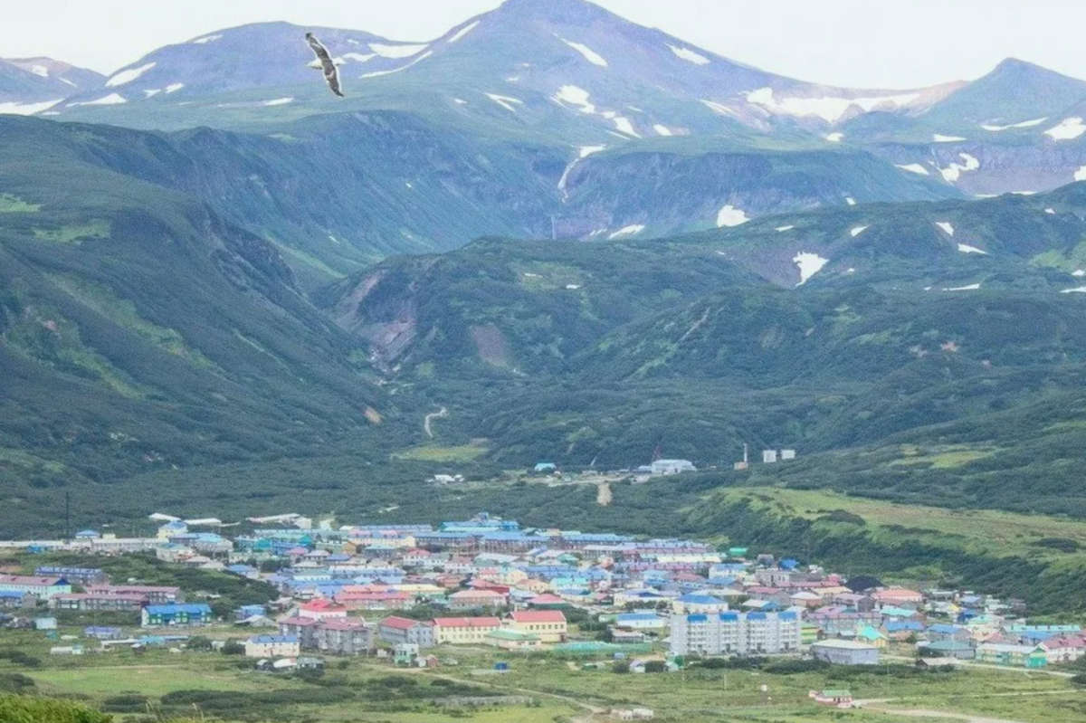 
Северо-Курильск. Фото: https://static.mk.ru/upload/entities/2024/02/20/05/articles/facebookPicture/d3/30/86/53/792efc313620f3e67953df95257a08dc.jpg