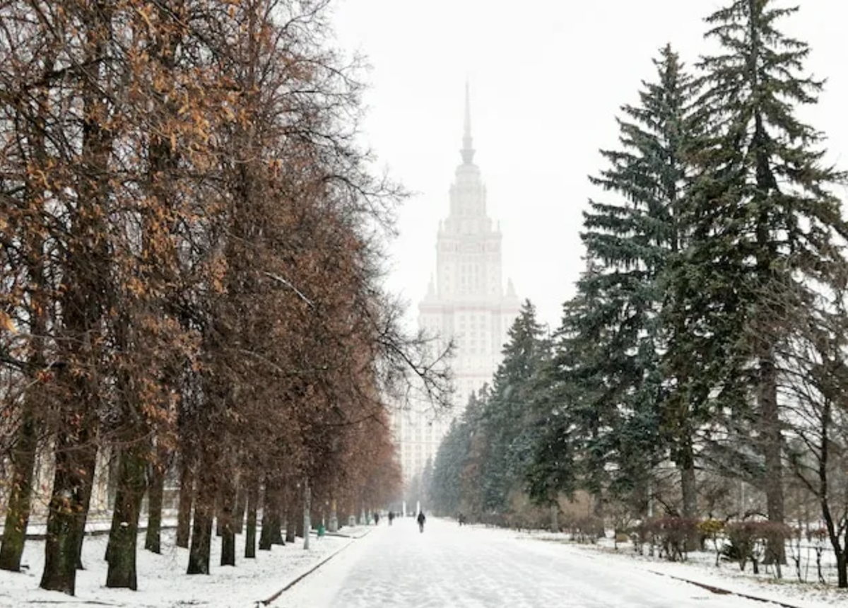 "Ах Арбат мой Арбат ты моё призвание, Ты и радость моя и моя беда"(с) Фото: freepik.com