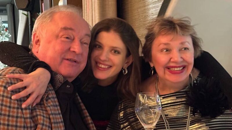    Семейное фото: Анна Чиповская с родителями, до последних дней неразлучные