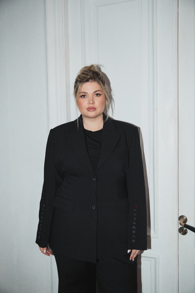 Жакет черный, однобортный