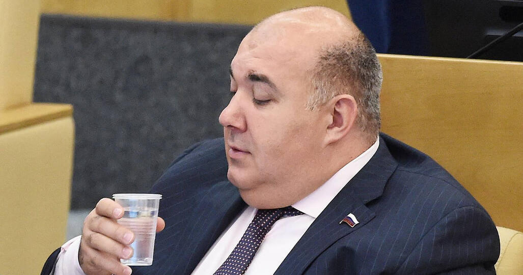 Экс-депутат Напсо временно недоступен для следствия