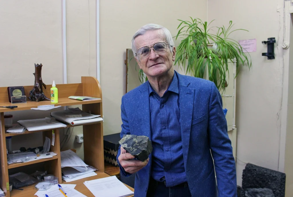Фото: Заведующий лабораторией геологии и технологии шунгитов Института геологии КарНЦ РАН Владимир Ковалевский