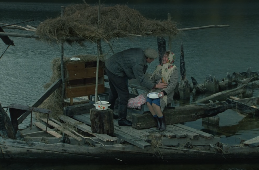 Кадр из к/ф «Любовь и голуби», Мосфильм, реж. В. Меньшов, 1984 г.