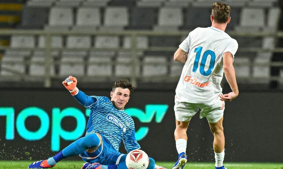    Вместо Джон Джона у «Зенита» сыграл Глушенков и чуть не забил Агкацеву. Фото: «Краснодар»