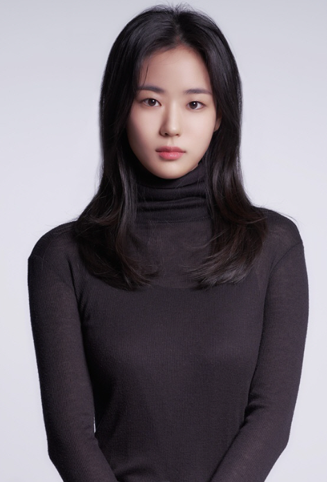 Ли И Дам. Приятная на вид. Надеюсь, что не испортит себя пластическими операциями