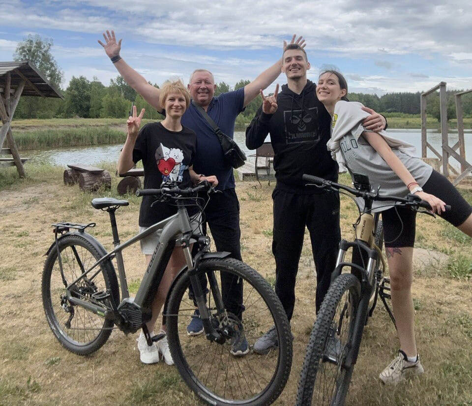    С женой Лерой и её родителями