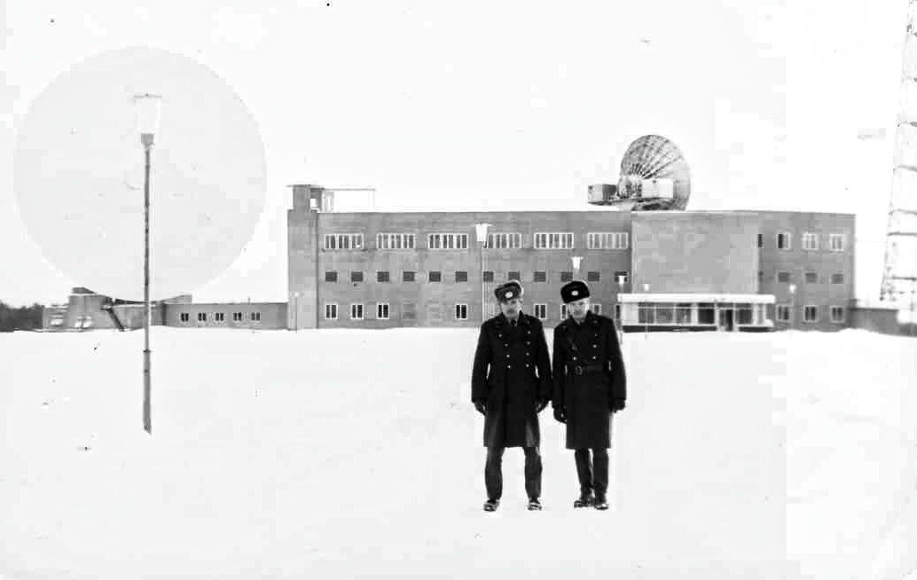 В таком одеянии долго на сильном морозе не продержишься. Фото 1979 года из личного архива автора (он слева).