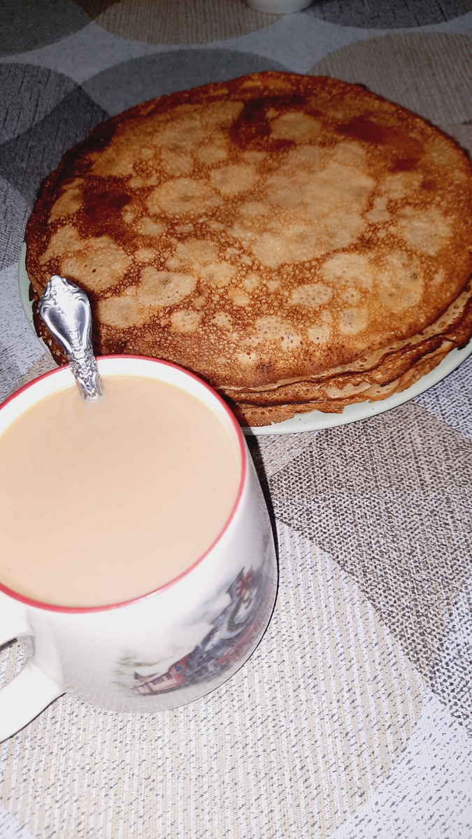 От горы блинов осталась лишь четверть...