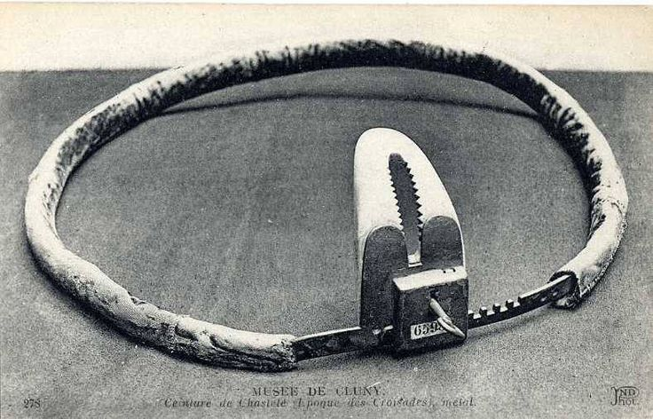 «Пояс верности. Эпоха крестовых походов». Современные историки и музейные специалисты считают, что предмет не относится к Средневековью. Наиболее вероятная датировка — XIX век, максимум конец XVIII