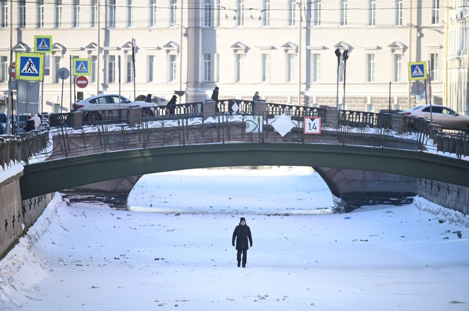    В Петербурге предложили усилить безопасность на замерших каналах. Алексей БУЛАТОВ