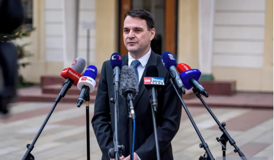    Глава МИД Чехии сократил гуманитарную помощь для Украины в три раза