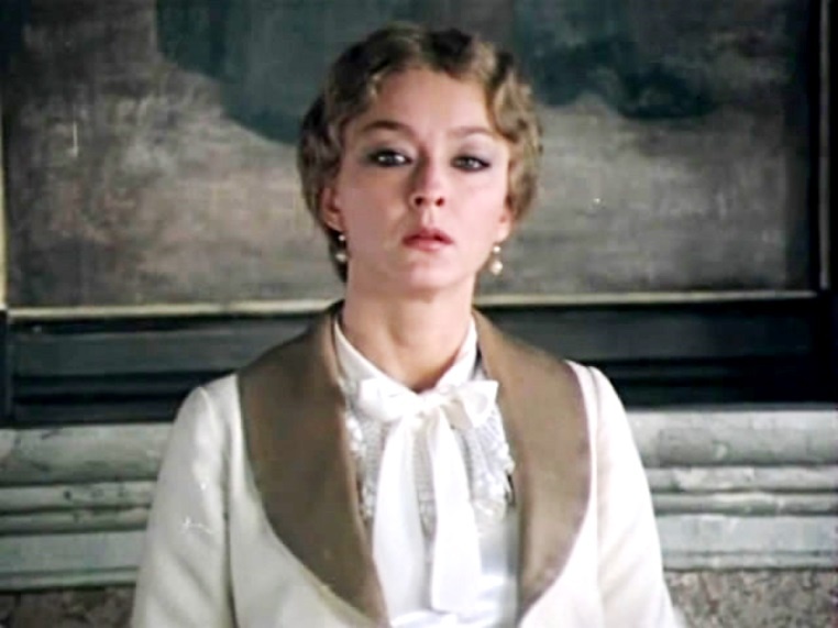 Анастасия Вертинская в фильме "Кража" (1982).