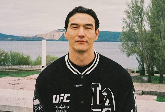 Нурлан Сабуров. Обложка © VK / Нурлан Сабуров