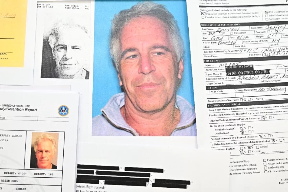    О власти и влиянии Эпштейна или его теневых покровителей говорит простой факт — попался на сутенерстве финансист еще в 2005 году. А за решеткой оказался только 14 лет спустя.