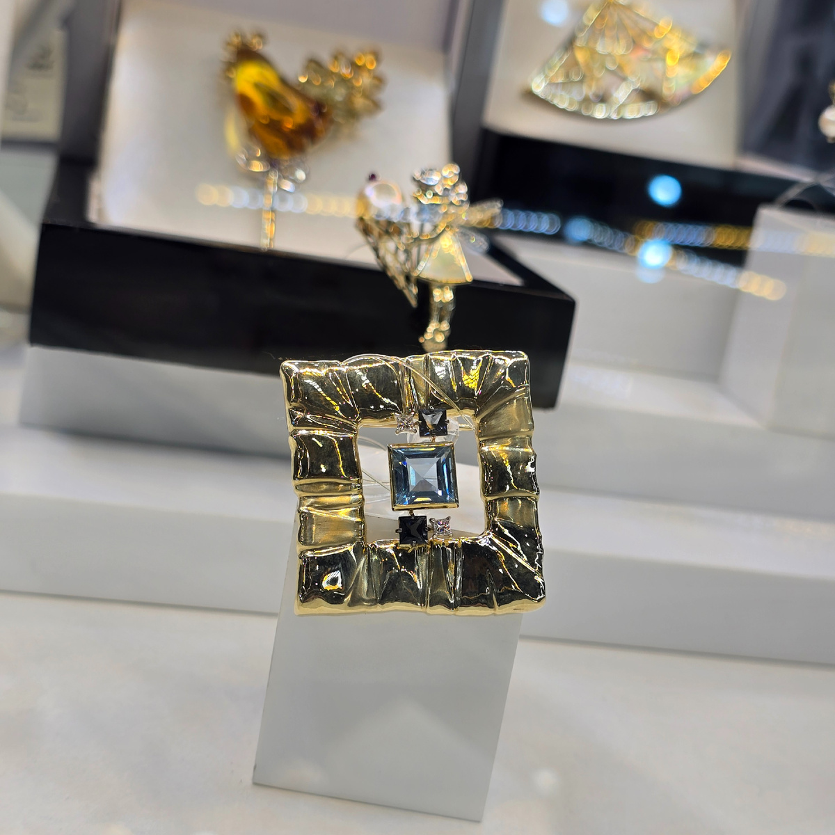 Брошь Костромского ювелирного завода, фото мое