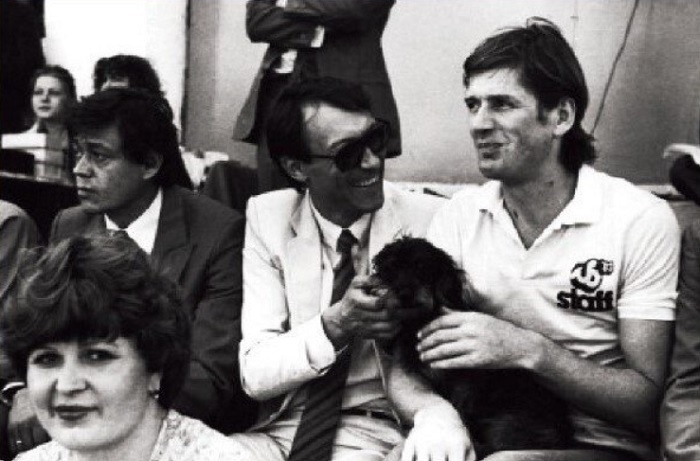 С Авоськой на футболе - в компании Олега Янковского и Николая Караченцова