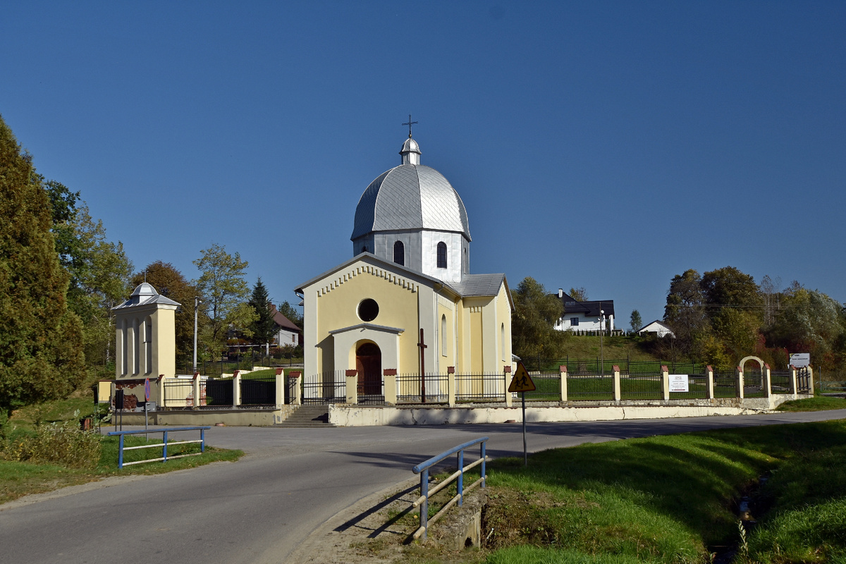 Церковь в Скопове как «точка тишины» в сюжете, где источники расходятся: место остаётся, меняются только версии о прошлом.