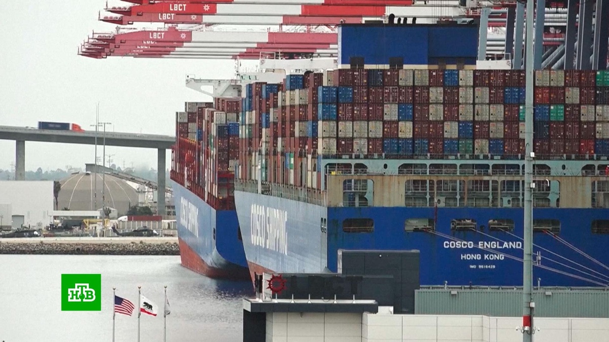    Трамп ввел для Индии пошлины в 25%    из-за    закупок российской нефти