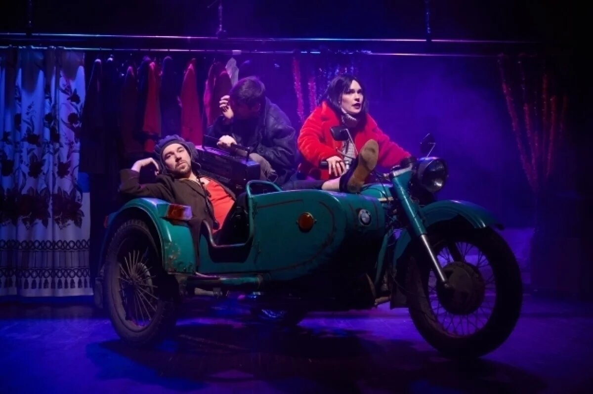    Спектакль «Как Жанка отца в райцентр везла» (16+), реж. Ксения Тиссен