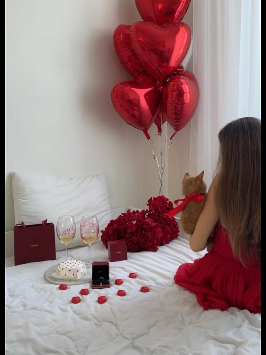 Разве не прелесть? Все, как мы, девочки, любим.