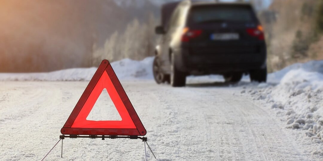 Дилер сказал: «Гарантия кончилась — ваши проблемы». А через 3 дня после этого авто встало посреди трассы. Что делать, если гарантия официаль