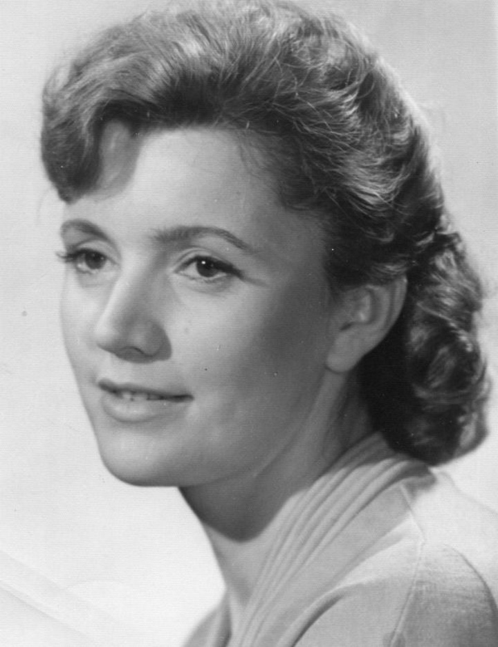 Раиса Куркина на старой открытке, фото из открытых источников