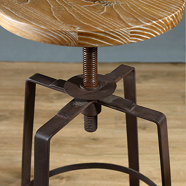 Этот стул – не просто предмет мебели, а символ.