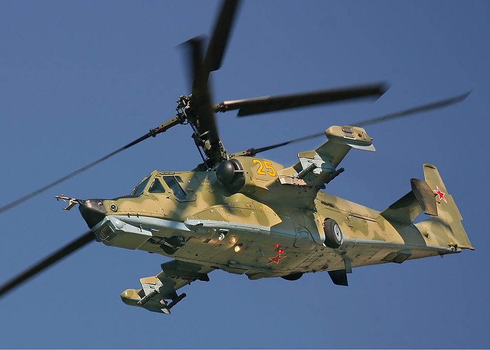 Вот та самая машина под номером 25 в 2005 году. Авторство: Sergey Ryabtsev. http://www.airliners.net/photo/Russia---Air/Kamov-Ka-50/0906933/L/, GFDL 1.2, https://commons.wikimedia.org/w/index.php?curid=16376748