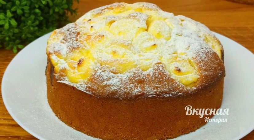 Круче чем в дорогой кулинарии. За 5 минут все смешала и в духовку. Этот пирог просто тает во рту.