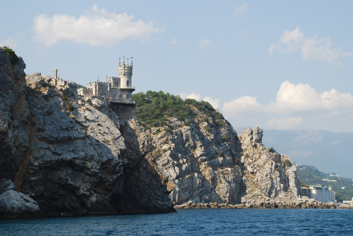 Ласточнико гнездо, вид с моря (фото 2015 г.)