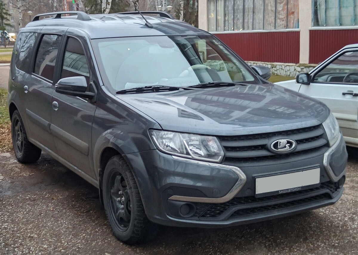    Lada Largus   Throwawayacc222/cc0/wiki