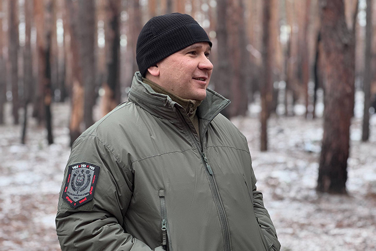    Уже не секрет, что Северск был освобожден силами 6-й бригады, 123-й бригады, казанским полком 1234 и 7-й Чистяковской бригады, где штабом управления командует Герой России из Татарстана Раиль Габдрахманов.   
Фото: Станислав Шемелов