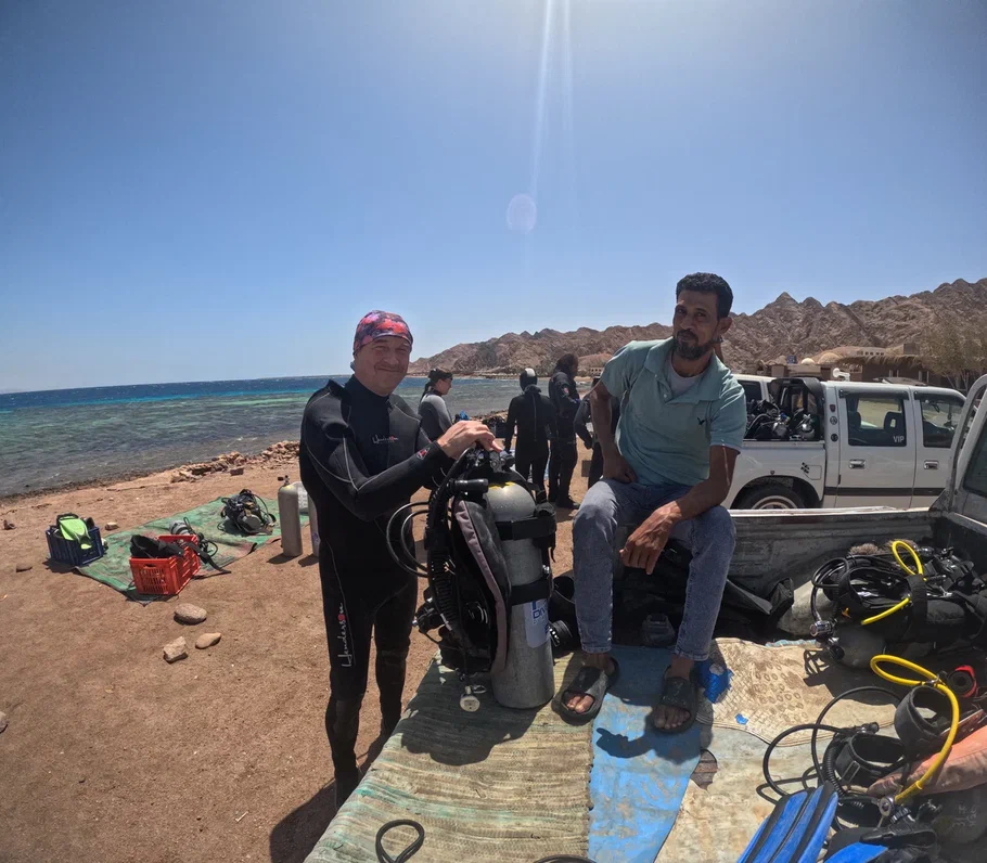 Подготовка к погружению в Дахабе