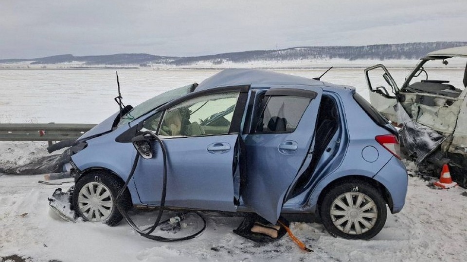 В Красноярском крае в ДТП погибли два человека и два получили травмы