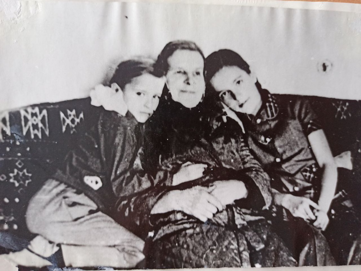 Мы еще не знаем, что август 2020-го разделит мою жизнь на "до" и "после", а сестра станет моей личной болью и моим проводником к свету