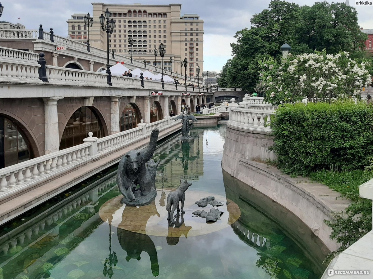 Фонтан "река Неглинная"