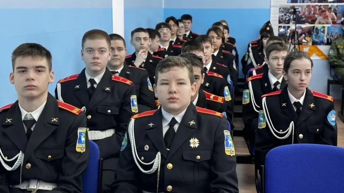    В школе Белоярского появился кадетский класс