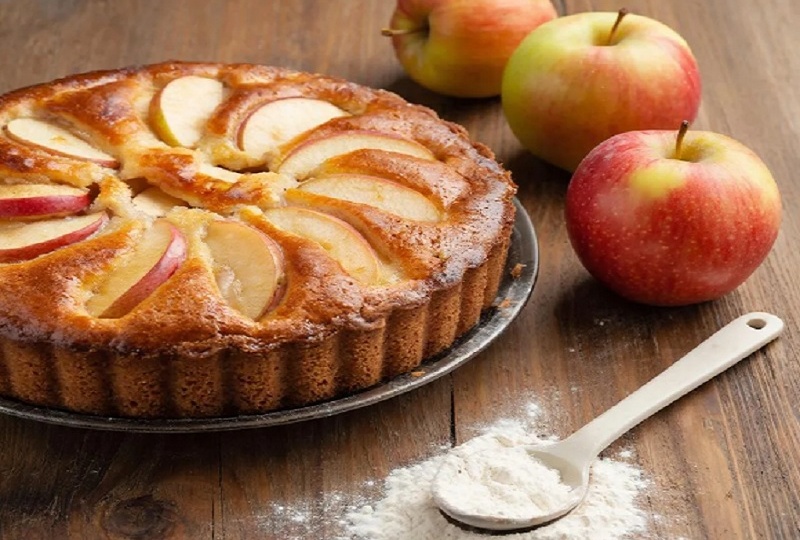 Шарлотка — яблочный десерт с душой
