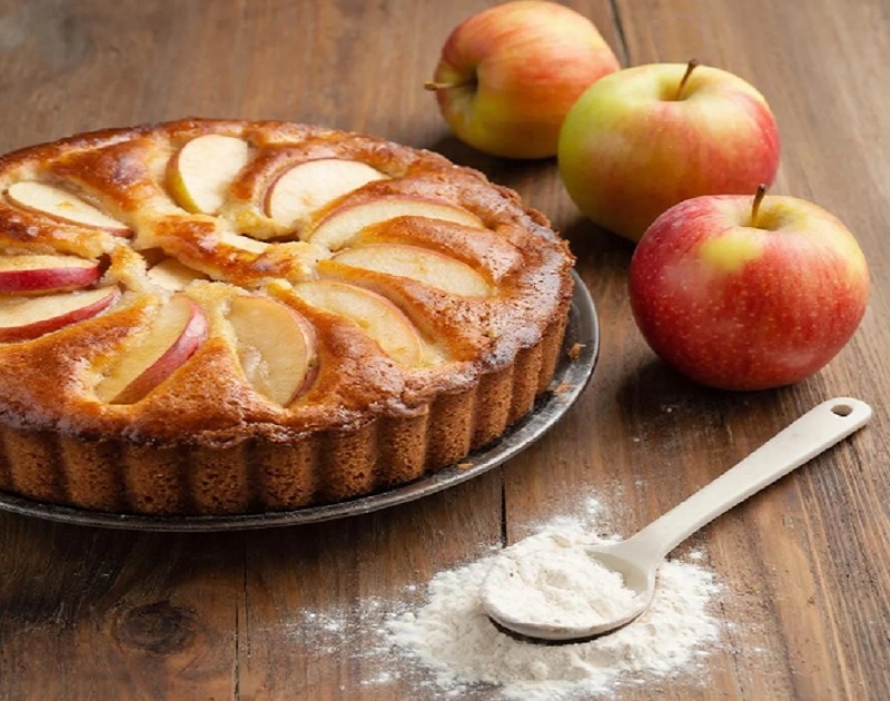 Классический русский яблочный десерт — шарлотка