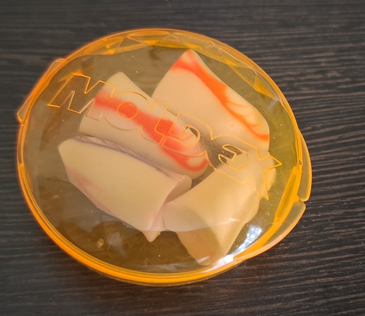 Заказала на ВБ. Удобно, что в коробочке и 4 штуки. На запас.